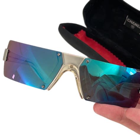 chanel hologram sunglasses